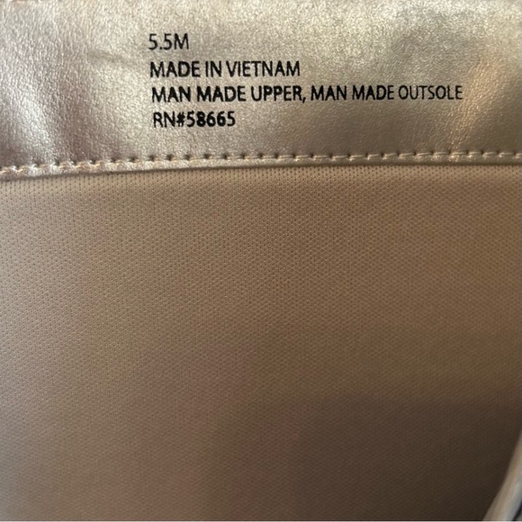 NWOT, Open Edit Women’s Hesper Metallic Silver Square-Off Toe Heeled Bootie 5.5 - Picture 2 of 12